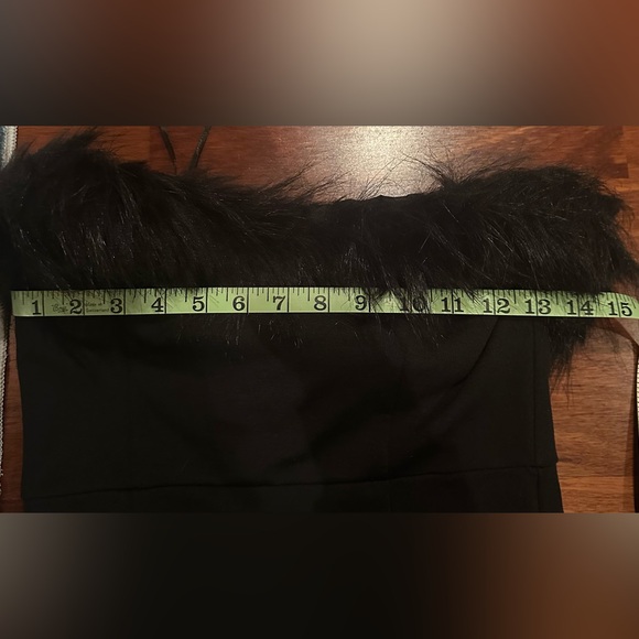 VENUS Size 4 Black Strapless Bodycon Mini Cocktail Dress with Faux Fur Accent - Picture 5 of 9